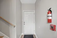 Surfside Serenity: Epic Modern Retreat for 14 in Downtown Ocean City