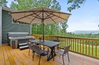 NEW STUNNING VIEW OVERLOOK MASSANUTTEN with HOT TUB and Adjoin SHEN NATL PARK!