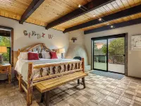 Luxury Estate on 5 Acres - Pickleball, Hot Tub, Mountain Views & Endless Fun Hotels in Payson