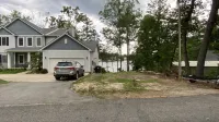 Lakefront Luxury Apartment on Lake Murray ~Next to Marina & 10 min to Lexington Hotels near Walmart Supercenter