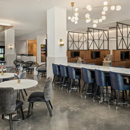 Courtyard St. Paul Downtown Отели рядом с достопримечательностью «Музей науки штата Миннесота»