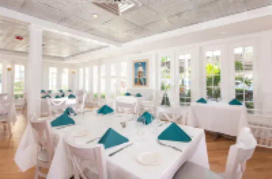 Tween Waters Island Resort & Spa