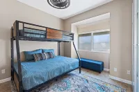 Coastal urban Castle w/ giant Ocean view Deck -BBQ and A/C-100 steps to beach!