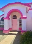 The Dream House Hideaway - Barbie Pool, 1 mile from Mattel Adventure Park