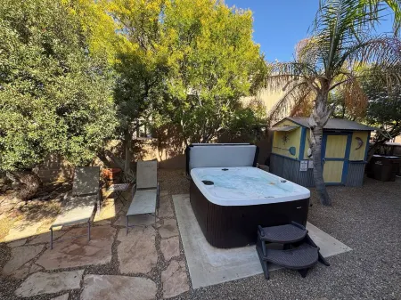 Beautiful Santa Fe Oasis, Golf & Hiker's Paradise, 20 Minute Drive from Uofa Отели рядом с достопримечательностью «Old Pueblo Pediatrics»