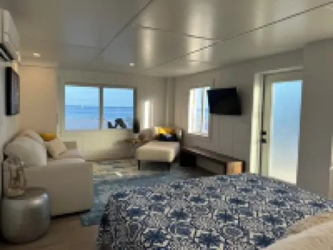 Private Oceanfront: Heated Pool, Paddleboards & Kayaks - 180 degree ocean views