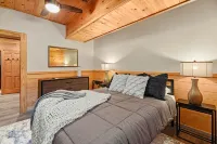 Secluded 4Bd - Close to Park - Detached Gameroom - Big Yard - Fire Pit - Hot Tub