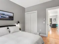 Downeast Retreat: Private Acreage, Contemporary Design & Easy Beach Access Hotels in Lamoine