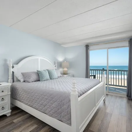 Oceanfront Retreat, Private Patio, Walk-in Shower, Sleeps 5