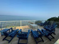 Lake Michigan Home with gorgeous views, great spot for family or golf retreat Sheboygan 호텔