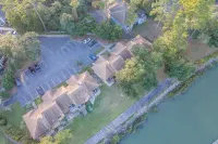 Gorgeous Waterfront Battery Creek Retreat