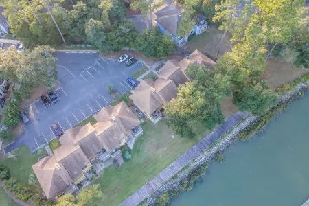 Gorgeous Waterfront Battery Creek Retreat