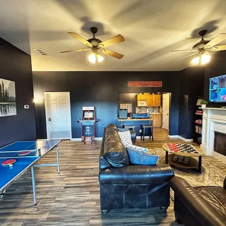 Amazing Mountain View Cabin All Suites - Firepit+Game Room+Karaoke+EV Charger