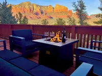 Private Beauty w/Fab Views! Secluded Yet Close to Uptown. Sleeps 9 w/2 Masters.