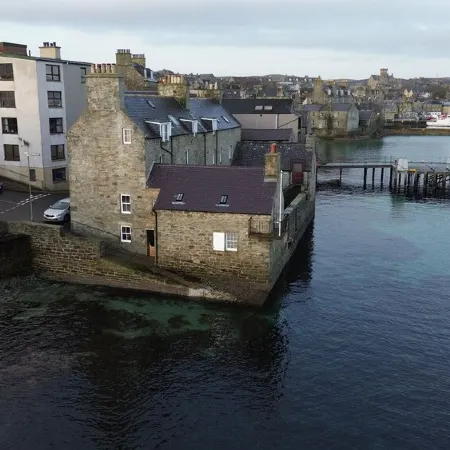 Central Lerwick holiday apartment