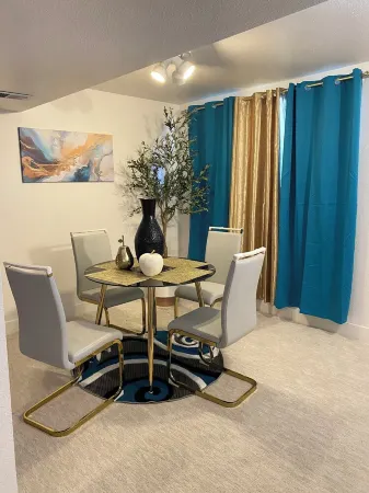 Cozy Studio on the hill in Elko Отели в г. Элко