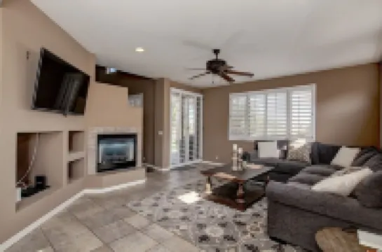 Beautiful Golf Course with Pool &  Mountain views!