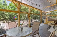 All-in-One - Game Room, Golf Simulator, Hot Tub, BBQ, EV Charger in Jim Thorpe!