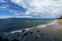 Oceanfront, adjacent to North Ka'anapali Beach, Central A/C! Newly reduced rates