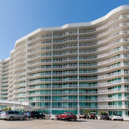 Great Views! Spacious 3B/3Ba sleeps 11, Lazy River, Mini Golf,  many amenities.
