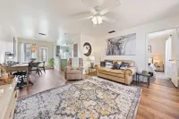 2-bedroom apartment in delightful Killeen with WiFi, AC