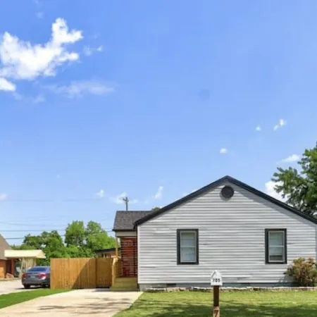 OU-Walk to Main St- Big Deck- Patio -Fire Pit -Man Cave