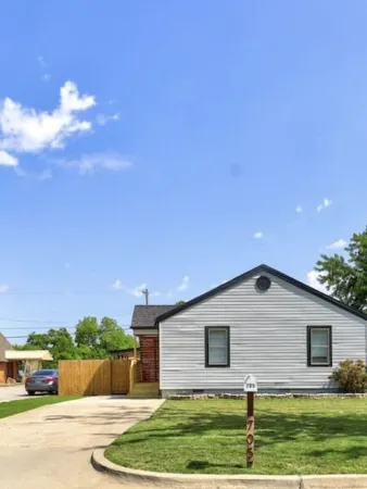 OU-Walk to Main St- Big Deck- Patio -Fire Pit -Man Cave