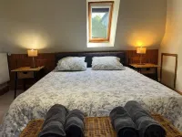 Charming 2 bedroom cottage surrounded by nature, pool and games room access