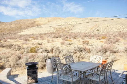 The Stone House with Beautiful Sierra Views - 30 Minutes to Tahoe