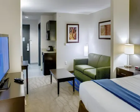 Holiday Inn Express & Suites KANSAS CITY KU MEDICAL CENTER by IHG Hotels in Wyandotte County