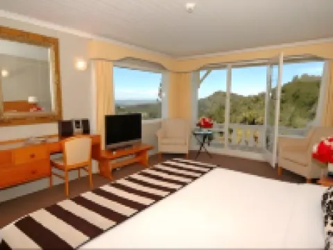 Waitakere Resort & Spa Hotels near Crystal Mountain