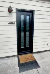 Cozy Private Suite in Cultural District! Walk to Mass St. ~ 5 min to KU Campus