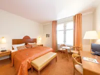 Hotel Kronprinz Berlin Hotels in der Nähe von Deutsche Oper Berlin