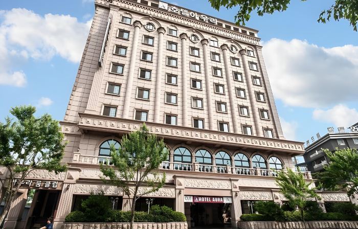 Aura Tourist Hotel
