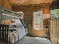 Cozy Log Cabin: Hot Tub under the Stars, Private Deck, King Bed, Dog Friendly!