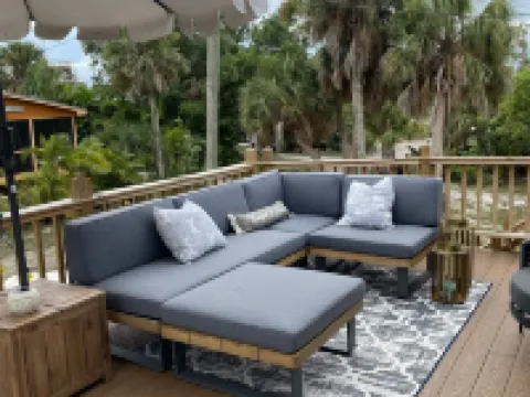 Island Getaway•Beach House•Water View•Dock•Pets•Little Gasparilla Island, WiFi Hotels in Placida