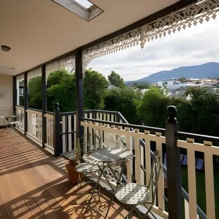 Montacute Boutique Bunkhouse