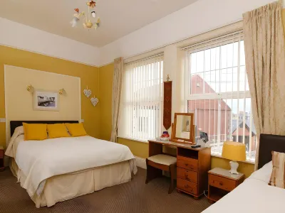 Crescent Lodge Guest House