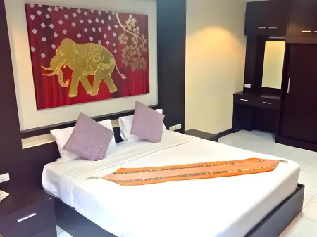 Zip Hotel & Restaurant