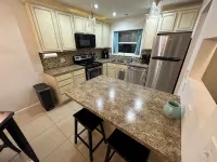 Spacious Townhouse In High Point Near HPU & Furniture Market Hotels in High Point