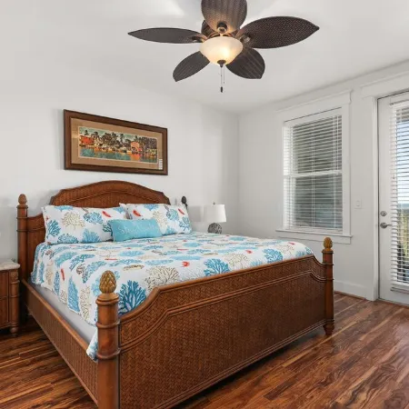 Bayside condo with access to all Pointe West amentities and beautiful beaches!