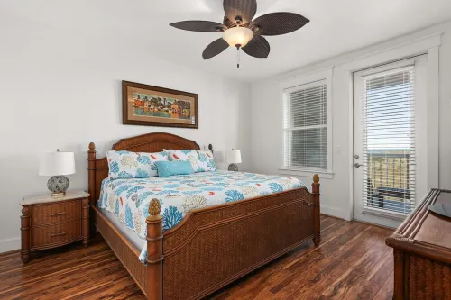 Bayside condo with access to all Pointe West amentities and beautiful beaches!