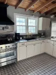 “Lovely” Bungalow near downtown Quincy!