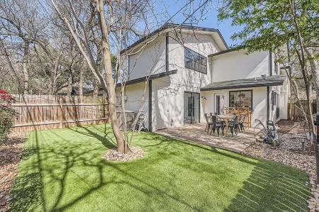 New 3 BDRM Home Northwest Austin/Near Q2 & Domain Отели рядом с достопримечательностью «Microelectronics Research Center Department of Electrical and Computer Engineering»