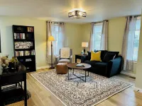 Charming 2-bedroom house in historical Galesburg neighborhood