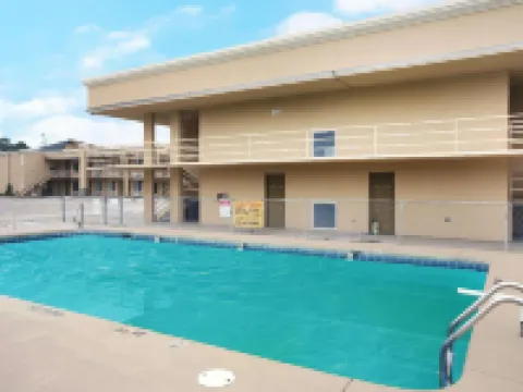 Cypress Inn & Suites Washington by OYO Hotels in Chocowinity