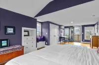 Nonquit Cottage by Sakonnet Farm & Stays