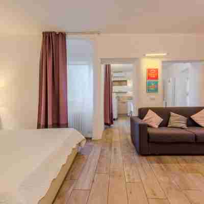 Peak Nest Rooms