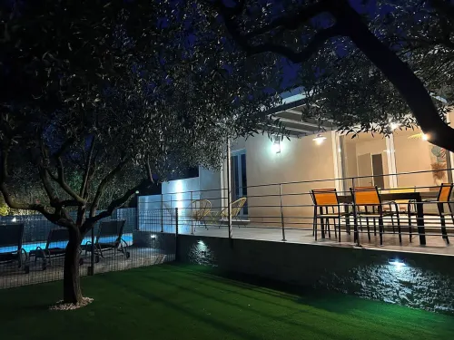 Villa Cigalette - Dream Villa with Private Pool and Garden Near Uzès.