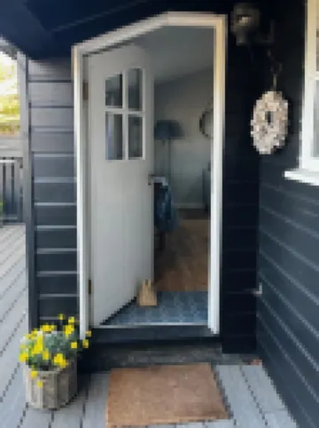 The Crow's Nest - A Cosy Village Cottage with Stunning Sea Views